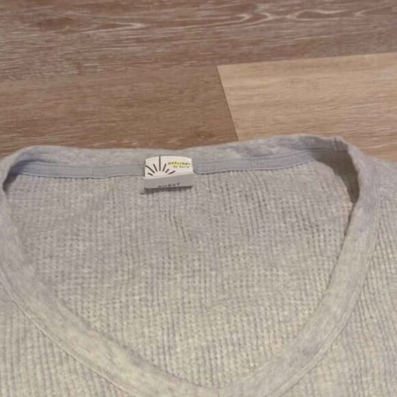 Offline by Aerie vneck gray waffle knit long sleeve top size xs - Picture 2 of 4